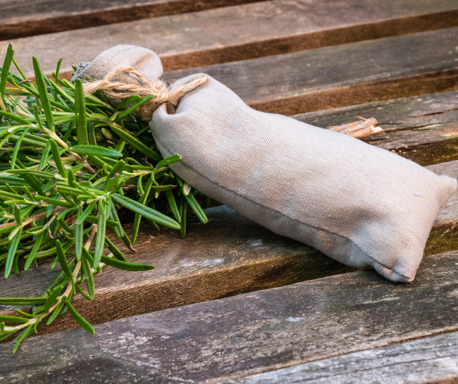 Looking for unique holiday gifts? Check out these 10 creative ways to gift herbs. A thoughtful option for culinary enthusiasts!